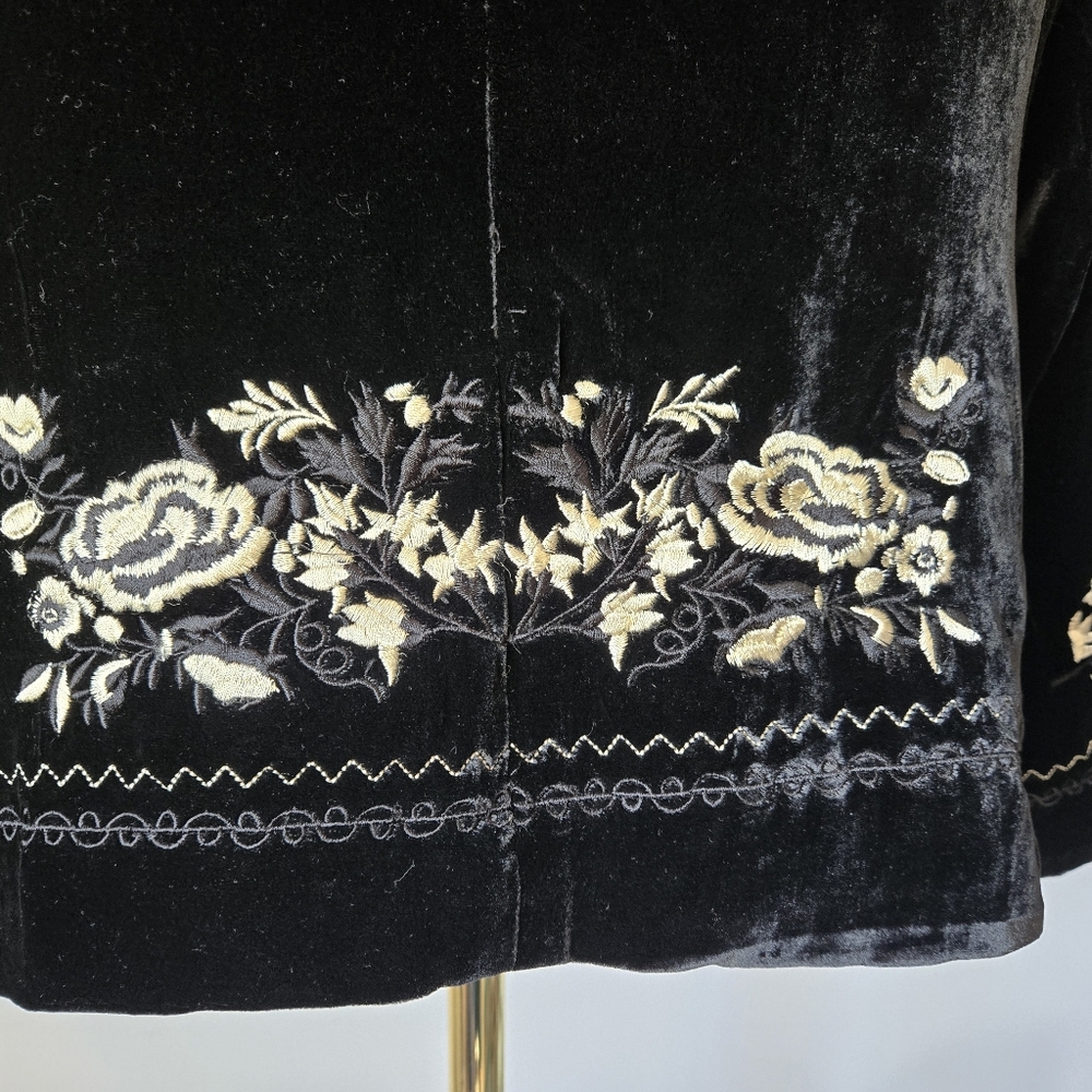 SAGAIE PARIS Silk Blend Gold Floral Embroidered Black Velvet Jacket. Medium - Picture 6 of 14